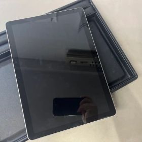 Microsoft Surface Go 2 本体
