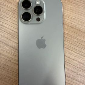 Apple iPhone 16 Pro 本体