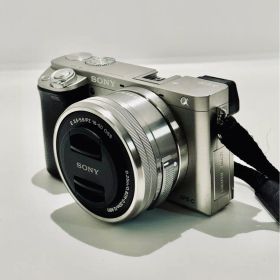 SONY ILCE−6000 ILCE-6000L ミラーレス一眼 α6000
