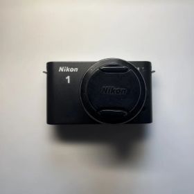 Nikon1 j1 ボディ/ 1nikkor 18.5mm 単焦点レンズ セット