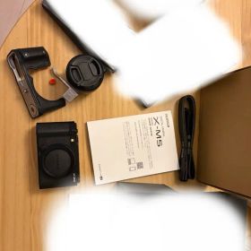 【極美品】FUJIFILM X-M5 レンズキット（ブラック）＋豪華オマケ多数