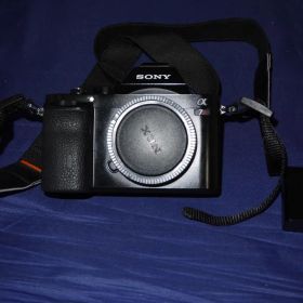 ショット数12200回 SONY α7R ボディ ミラーレス一眼 軽量 高画質