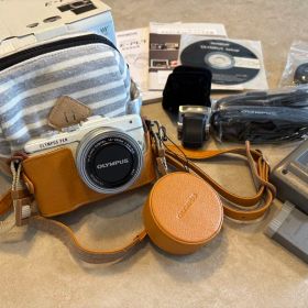 OLYMPUS PEN Lite E-PL7ミラーレス一眼