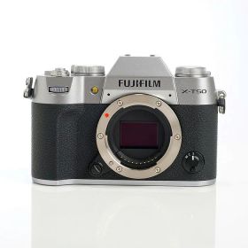 【中古】 (フジフイルム) FUJIFILM X-T50 シルバー ボディ【中古カメラ デジタル一眼】 ランク：B