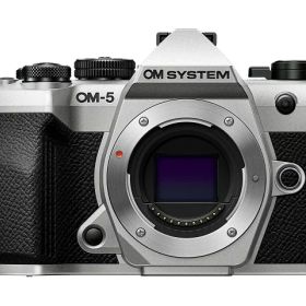 【ポイント10倍】 OMデジタルソリューションズ デジタル一眼カメラ OM SYSTEM OM-5 Mark II ボディ [シルバー] [タイプ：ミラーレス 画素数：2177万画素(総画素) 2037万画素(有効画素) 撮像素子：フォーサーズ 4/3型 LiveMOS 重量：370 g] 【P10倍】