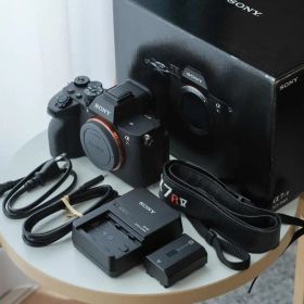 付属品多数！SONY α7R V ボディ ILCE-7RM5 バッテリー計3つ