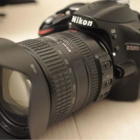 Nikon D3200 + AF-S 18-200mm ED VR付き
