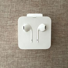 Apple EarPods（Lightningコネクタ）