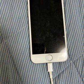 Apple iPhone8 本体 64gb simフリー