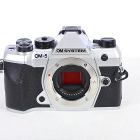 【中古】(オーエムシステム) OM SYSTEM OM-5 MARKII ボデイ シルバー