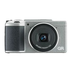 【中古】【非常に良い】RICOH デジタルカメラ GRII Silver Edition APS-CサイズCMOSセンサー ローパスフィルタレス 175870