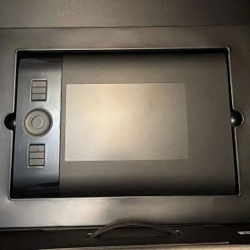 【美品】Wacom Intuos4 PTK-440 ペンタブレット本体