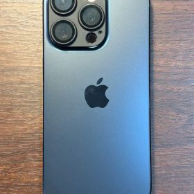 Apple iPhone 15 Pro 本体