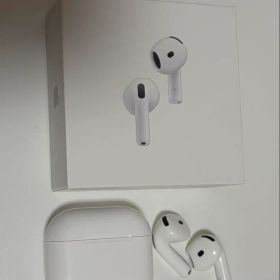 Apple AirPods 4 アクティブノイズキャンセリング搭載