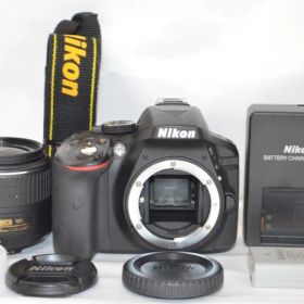 新品級のシャッター数1500回以下！WiFi機能付☆Nikon D5300☆