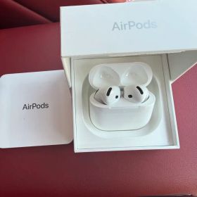 Apple AirPods 4 本体 ワイヤレスイヤホン