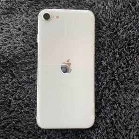 Apple iPhone SE3 本体 ホワイト