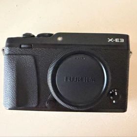 大幅お値下げ！FUJIFILM X-E3 ボディ ブラック 【撮影数715枚！】