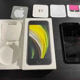 iPhone SE 第二世代 黒 ブラック 64GB SIM free 箱付属