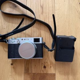 FUJIFILM X100V デジカメ 本体