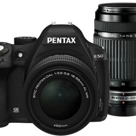 【中古】【非常に良い】RICOH デジタル一眼レフ PENTAX K-50 DAL18-55mmWR・DAL55-300mmダブルズームキット ブラック K-50 300WZOOM KIT BLACK 10879