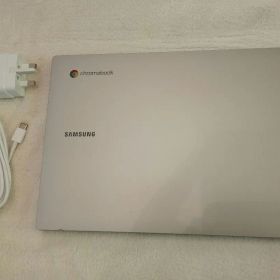 Samsung Galaxy Chromebook Go 本体