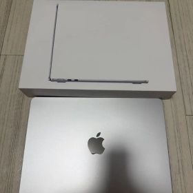 Apple MacBook Air M2 13.6インチ 本体