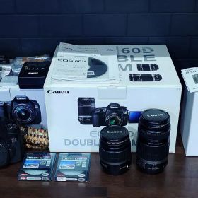 Canon EOS 60D ダブルズームキット ※ジャンク扱い