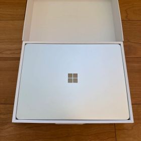 Microsoft Surface Laptop 13インチ 特別モデル