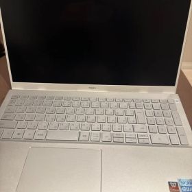 ノートパソコン DELL Inspiron 15 5501