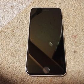 Apple iPhone 本体 ホワイト SE2