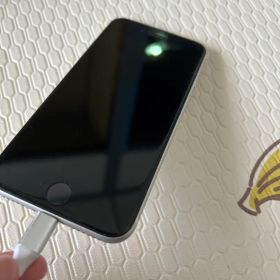 Apple iPhone SE 第2世代本体