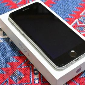 Apple iPhone SE 第2世代 ホワイト 本体64GB SIMフリー