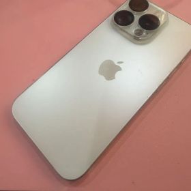 美品 iPhone 15 Pro 128GB SIMフリー