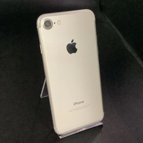 【最速発送】 iPhone 7 32GB シルバー docomo 白ロム【難有】 75%
