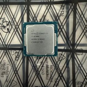 Intel Core i7-8700K CPU 本体