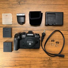 OLYMPUS OM-D E-M1 Mark II