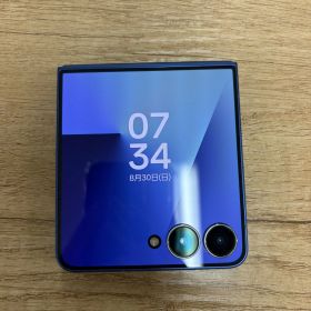 目立つ傷なし☆ Galaxy Z Flip7 256GB au版SIMフリー