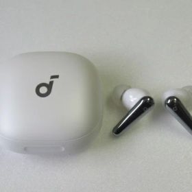 【中古品】ANKER Soundcore Liberty 4 Pro A3954 アンカー ワイヤレスイヤホン ホワイト 送料無料！