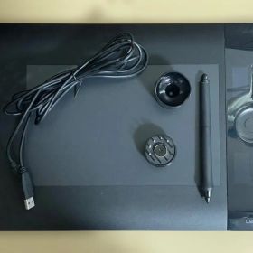 Wacom Intuos4 PTK-640 ペンタブ本体 ペン・替え芯付 中古