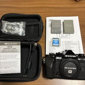 OM SYSTEM OM-5 Mark II 、SD、バッテリー２個、