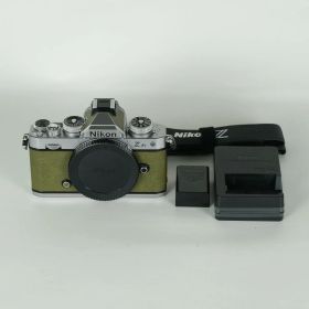 [美品 | シャッター数1,655回] Nikon Z fc ボディ シルバー プレミアムエクステリア張替済み | Nikon Zマウント