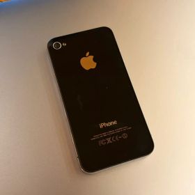 Apple iPhone4 ブラック 8G 【充電器付】