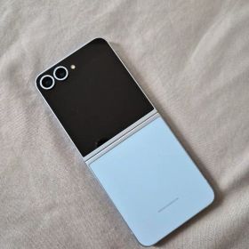 Samsung Galaxy Z Flip6 本体