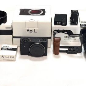 SIGMA fp L本体 + 純正アクセサリー多数のフルセット