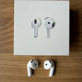 Apple AirPods 4