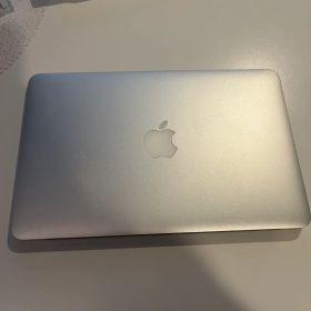 【美品】MacBook Air 11インチ 2015 4GB 121GB