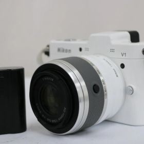 【返品保証】 【シャッター6913回】ニコン Nikon 1 V1 ホワイト 1 NIKKOR 30-110mm F3.8-5.6 VR ミラーレス一眼 T122