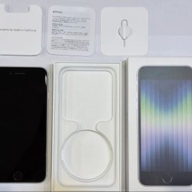 Apple iPhone SE 第3世代 本体 箱 ケース ケーブル付き