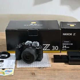Nikon Z 30 NIKKOR Z DX 24mm f/1.7